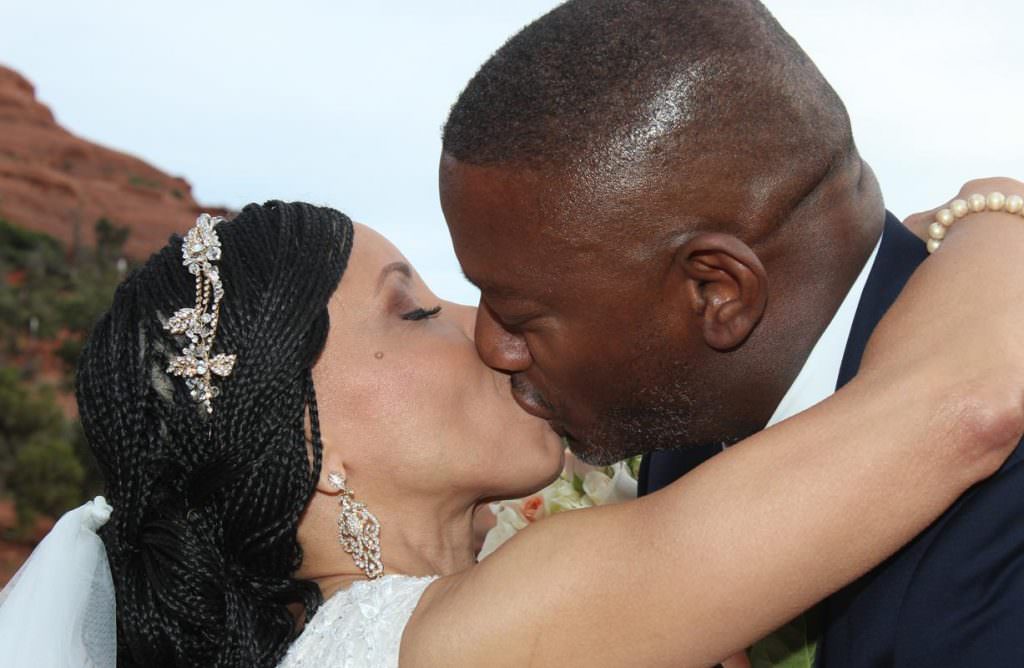 marriage-kimberly-derrick-sedona-destination-weddings