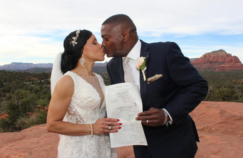 marriage-kimberly-derrick-sedona-destination-weddings